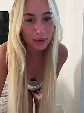 SexySaraxxoo webcam