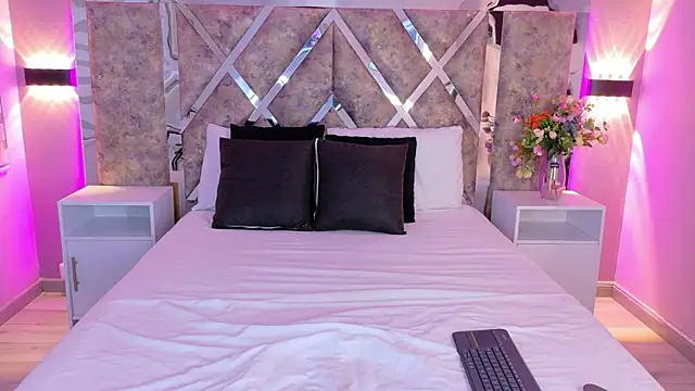 LolaGray__ webcam