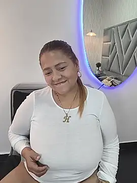 MonzerratBoyer webcam