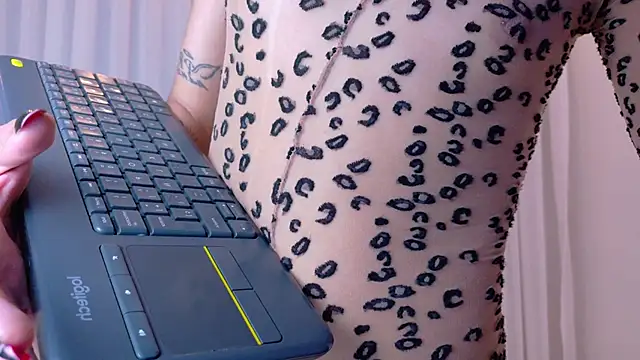 ZoeyPetit webcam