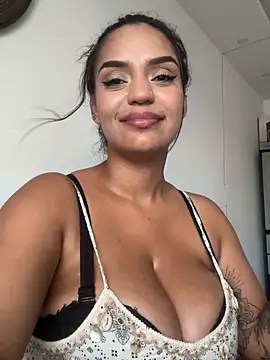 Sara-77 webcam