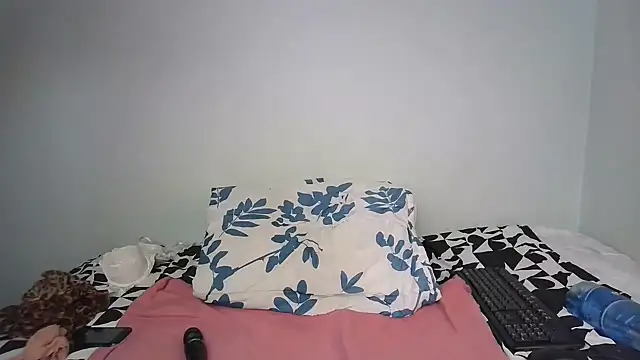 COCO__JUICY webcam