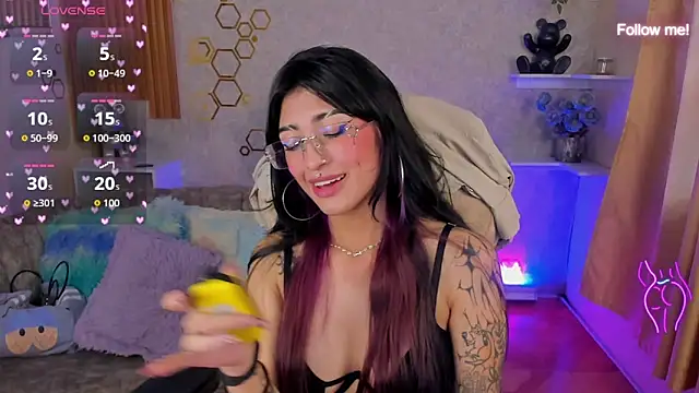 mia_smoke_ webcam