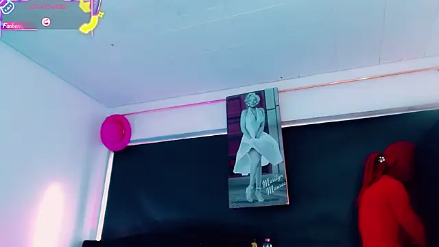 Kendall_hornyy webcam