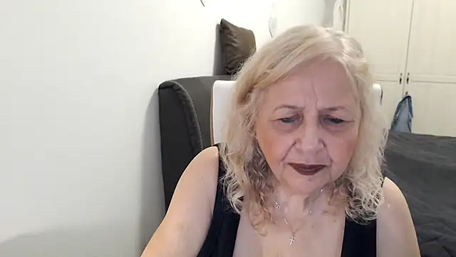 SusiLifeXXX webcam
