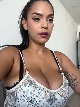 Sara-77 webcam