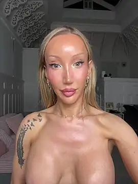 Allana29