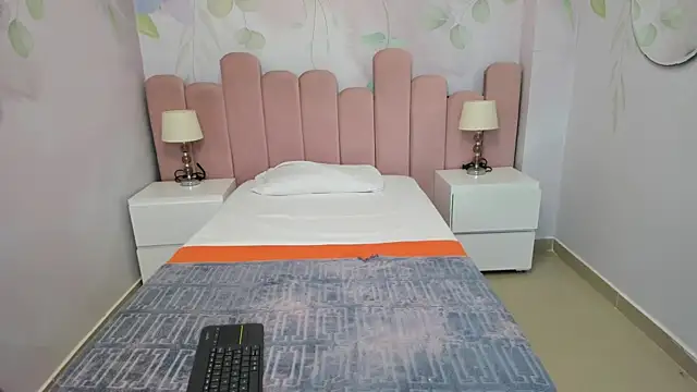 doll_skinny18 webcam