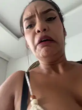 Sara-77 webcam
