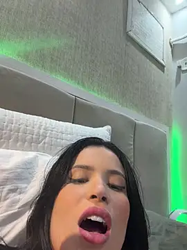Rafaellaz live sex cam