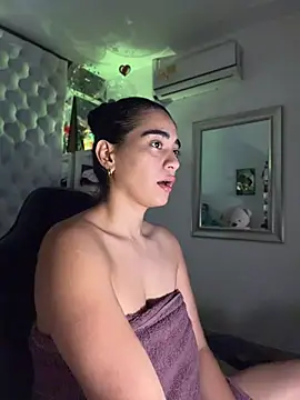 ZarahEvans webcam