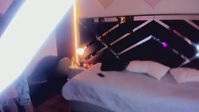 Kittie_Vixen webcam