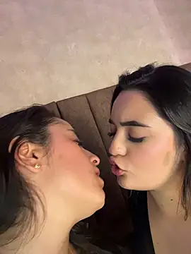 Antonella_Julieta webcam