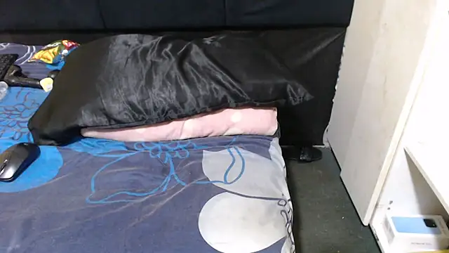 SweetHotBabby18 webcam