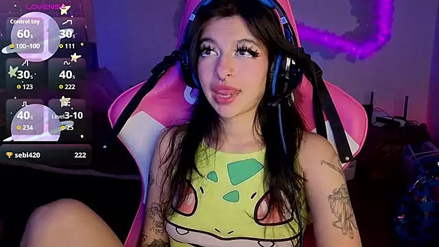 larah_uwu webcam