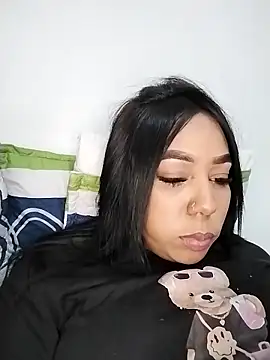 emma_purple_ webcam