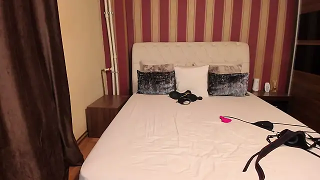 AshxleyPage webcam