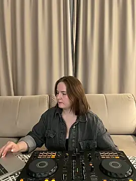 Joan_Taylor1 webcam