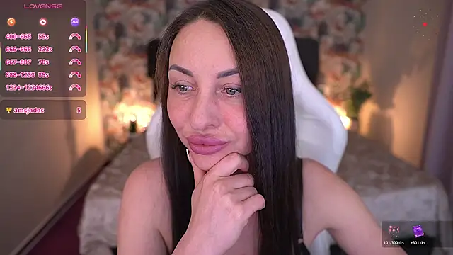 KristiiMax webcam