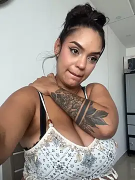 Sara-77 webcam