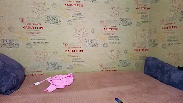 emi_less webcam