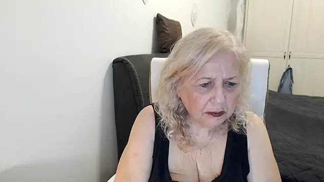SusiLifeXXX webcam