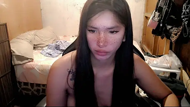 yanaleciousxx webcam