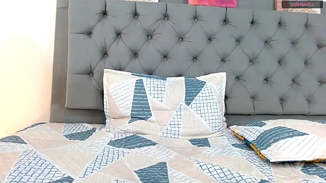 miss__paulaa live sex cam
