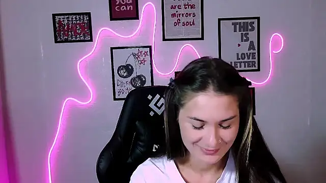 AlisaFrost webcam