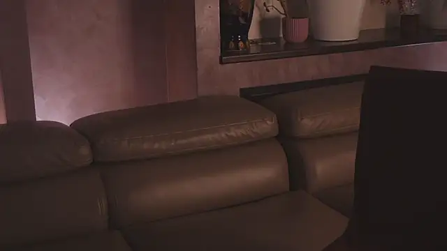 ElaineThomas webcam
