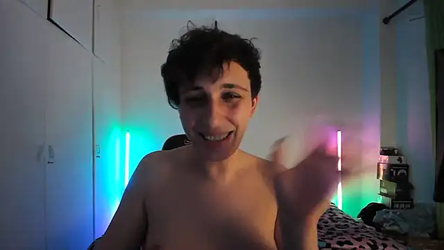 HoneyValentine webcam