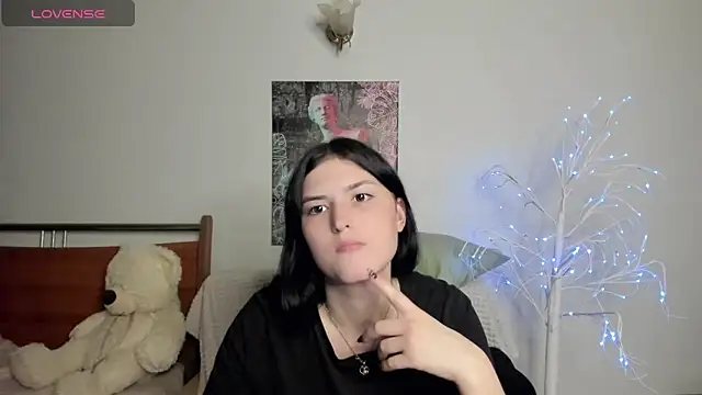Kira_Devi webcam