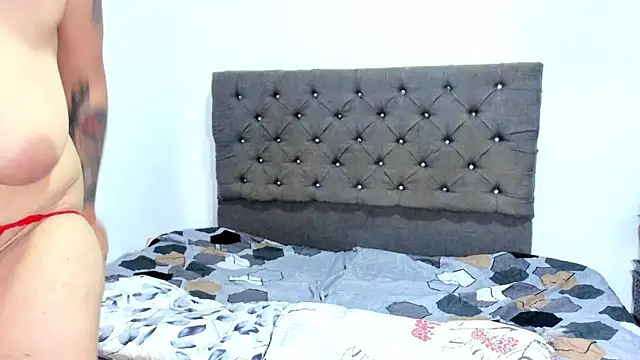 PaolaFuckDani webcam