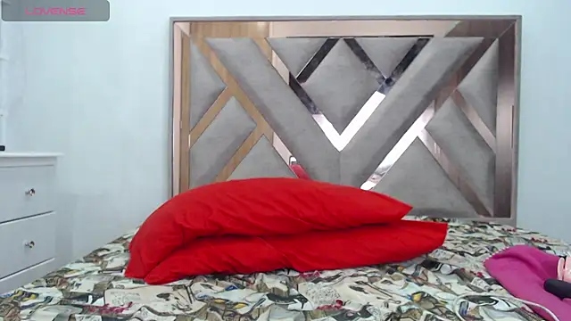 CorinaSmith28 webcam