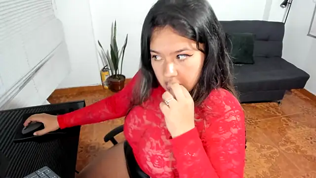 LinaBrowm webcam