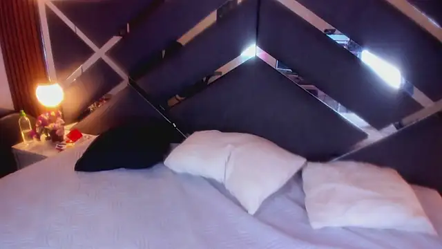 Kittie_Vixen webcam