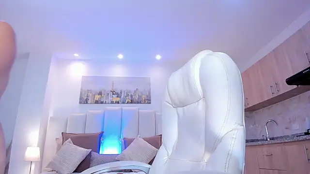 Emi_Roseth webcam