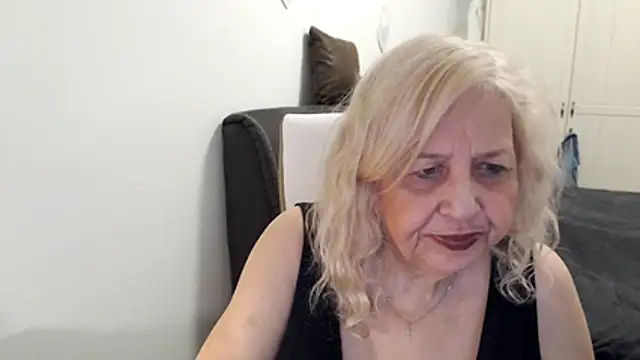 SusiLifeXXX webcam