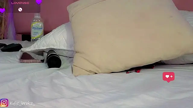 Kylie_brokee webcam