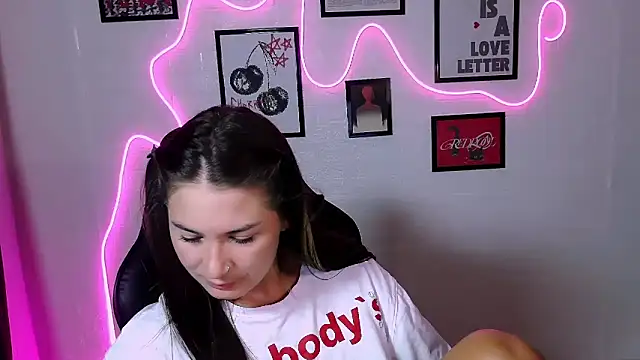 AlisaFrost webcam