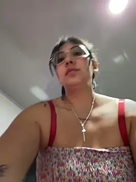 KittyObsession curvy tease cam