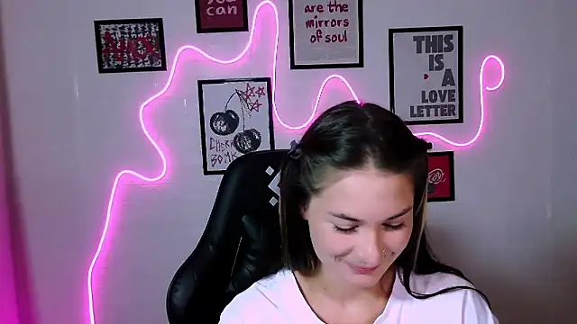 AlisaFrost webcam