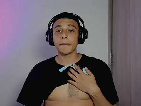 nilo2021 - Nilo2021's free webcam - UK Sex Cams