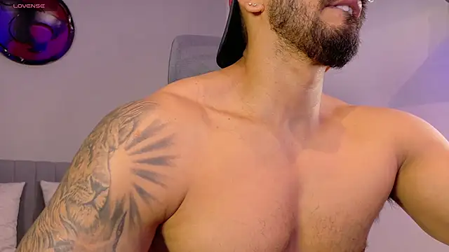 tony_muscle webcam