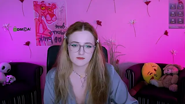 luna_berryy webcam