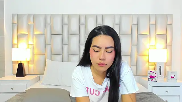 paola_katy_dicks webcam