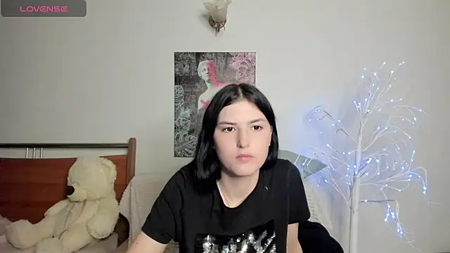 Kira_Devi webcam