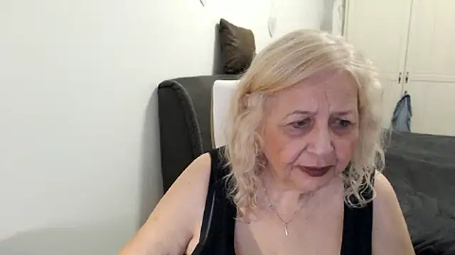 SusiLifeXXX webcam