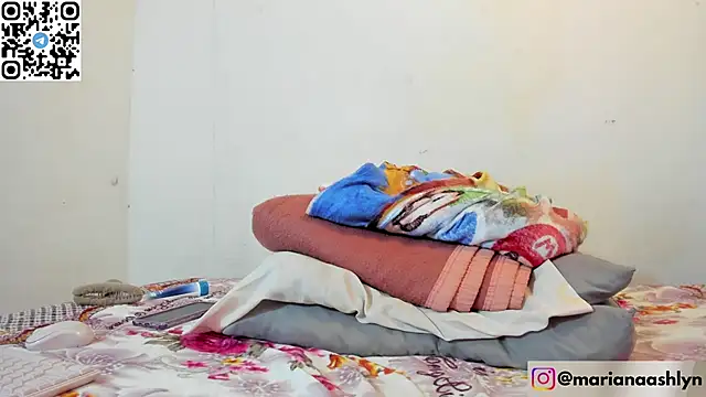 Melaniegirl17 webcam