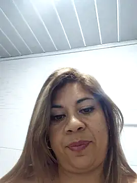 Laura-Hernandez webcam